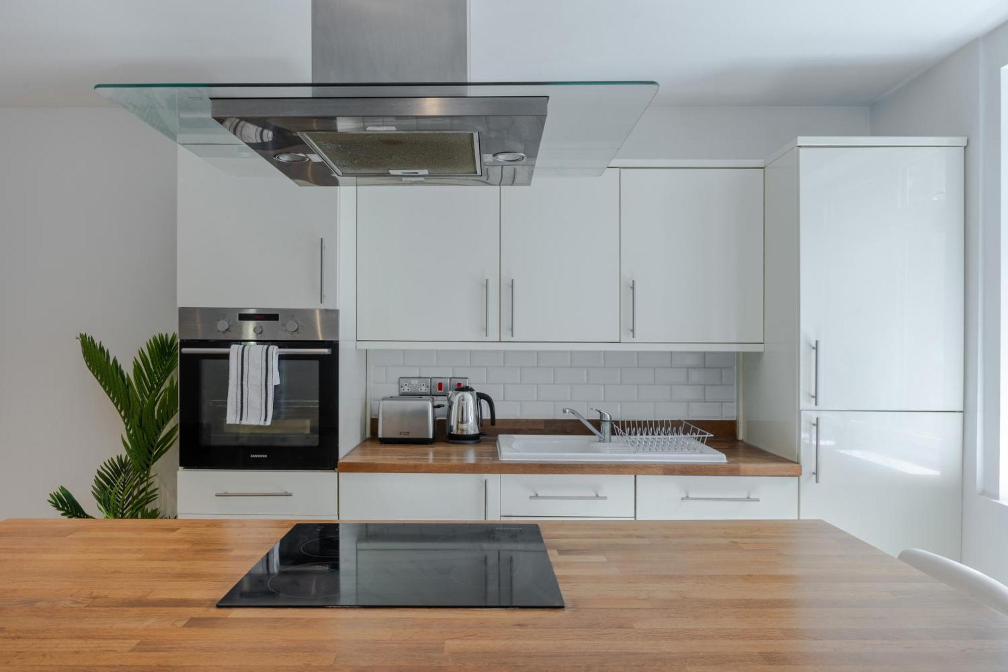 Stylish Two Bedroom Apartment By Central London With Garden Exterior photo